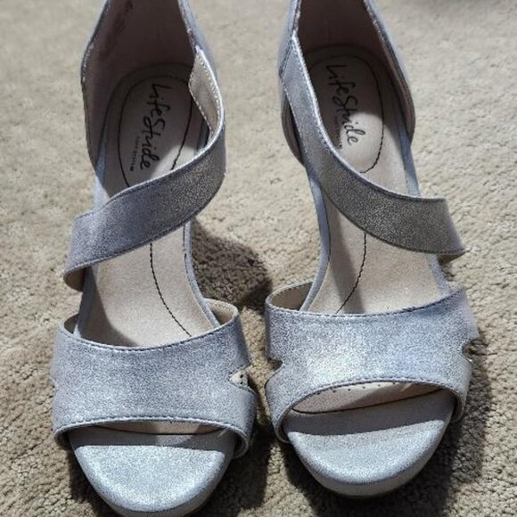 Life Stride Shoes - Life Stride Mega Strappy Open=toe heels silver metallic